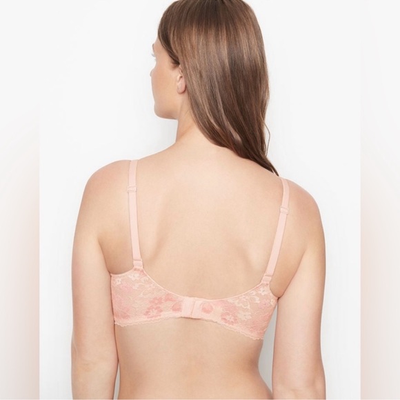 Victorias Secret Supersoft Body
Maternity Nursing Wireless lace bra - Picture 4 of 11